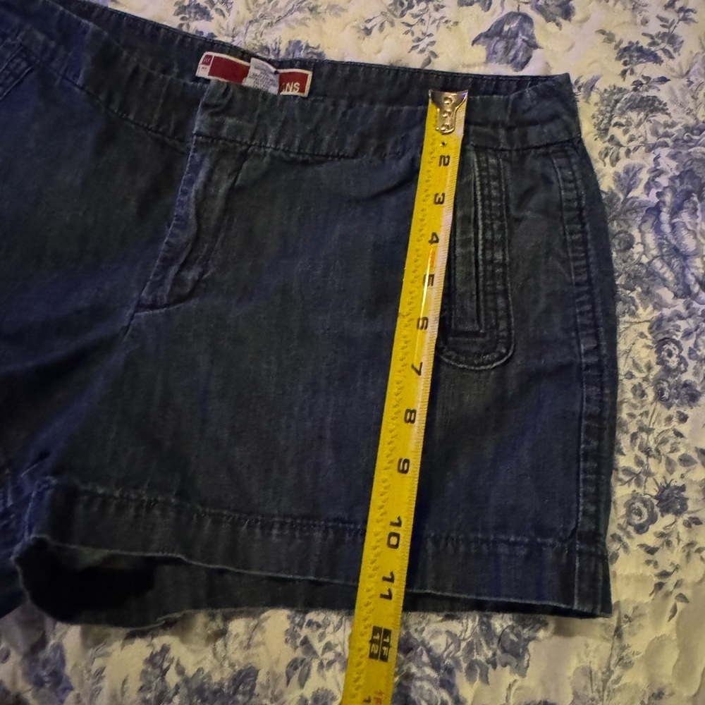 Blue Gap Denim Women's Shorts - Picture 4 of 5